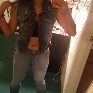 Ripped denim sleevless top